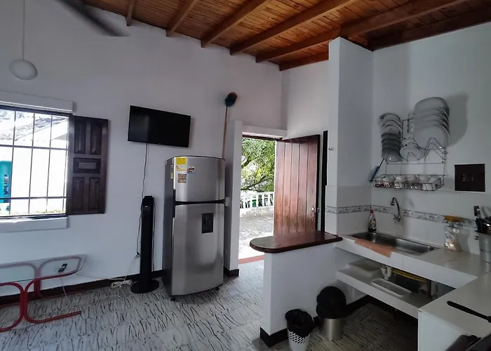 Cabana 52 En La Aldea Doradal Santorini Colombiano