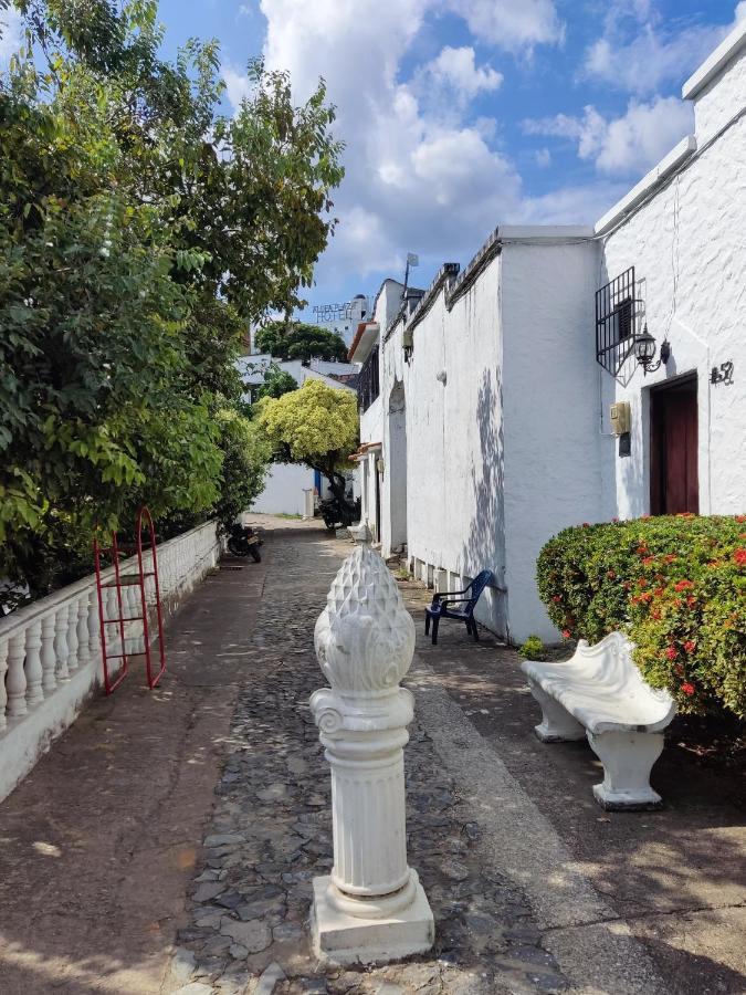 52 En La Aldea Santorini Colombiano *